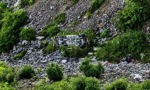 Nahan हादसे में चार लोगों की मौत, नौ घायल Nahan हादसे में चार लोगों की मौत, नौ घायल