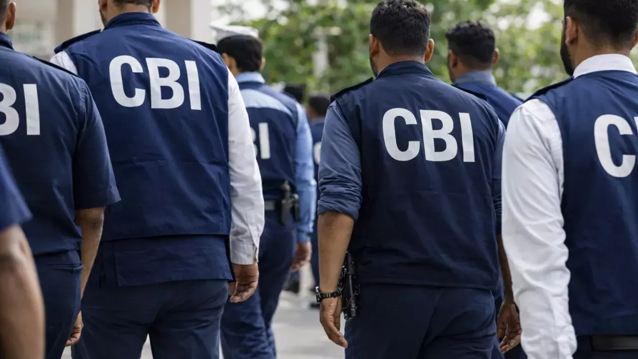 CBI का एक्शन: आरजी कर अस्पताल के स्टाफ को समन जारी CBI का एक्शन: आरजी कर अस्पताल के स्टाफ को समन जारी