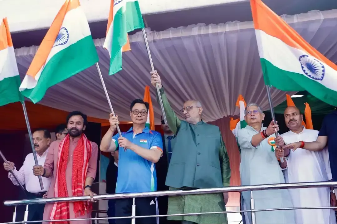 New Delhi: विशेष बाइक रैली को उपराष्ट्रपति ने दिखाई हरी झंडी, सांसदों में उत्साह