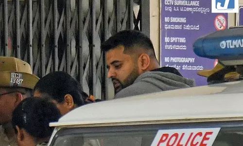 जेल में प्रज्वल रेवन्ना के पास फोन मिलने के बाद कांग्रेस ने सख्त कार्रवाई की मांग की
