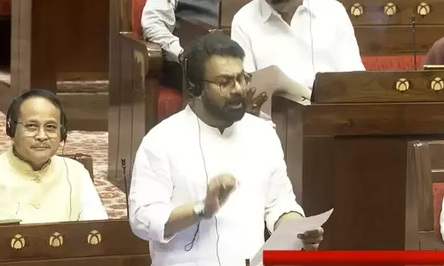 New Delhi: राज्यसभा में टिप्पणी को लेकर हंगामा, सभापति ने सदस्यों को दी सख्त नसीहत