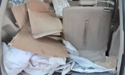 Belagavi: FSSAI लाइसेंस न होने पर 120 किलो मिठाइयां जब्त Belagavi: FSSAI लाइसेंस न होने पर 120 किलो मिठाइयां जब्त