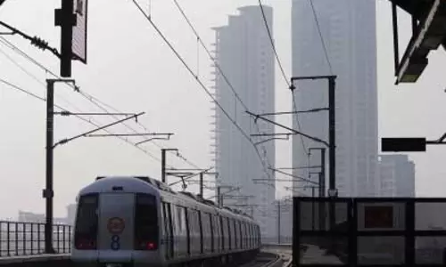 डीएमआरसी ने स्वतंत्रता दिवस से पहले लोगों से एलिवेटेड मेट्रो लाइनों के पास पतंग न उड़ाने की अपील की