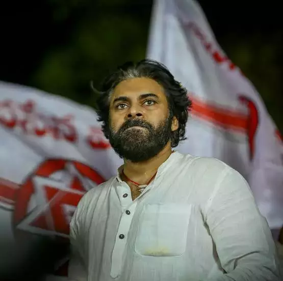Andhra: पवन ने पार्टी नेता के स्वास्थ्य के बारे में जानकारी लेने के लिए अस्पताल का दौरा किया