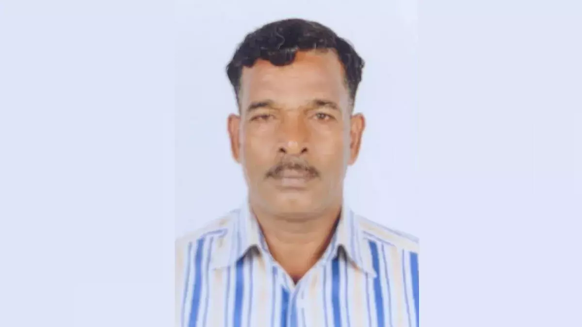 खोदे गए गड्ढे में गिरी तेज रफ्तार बाइक, 61 साल के व्यक्ति की मौत खोदे गए गड्ढे में गिरी तेज रफ्तार बाइक, 61 साल के व्यक्ति की मौत