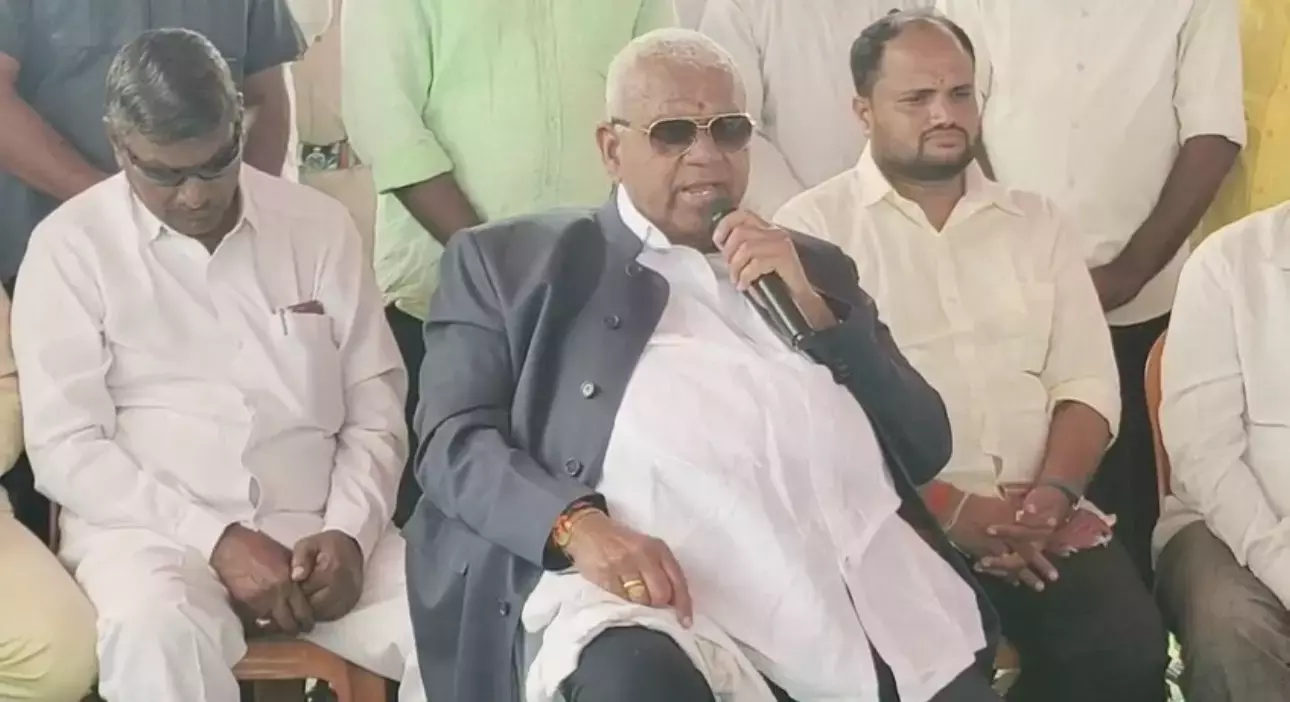 Telangana: पोचाराम का कहना है कि वह निर्वाचन क्षेत्र के विकास के लिए कांग्रेस में शामिल हुए हैं