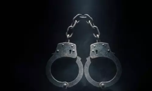 गोवा में पुलिस की कार्रवाई: गैर-कानूनी ढंग से रह रहे दो विदेशी नागरिक पकड़े गए गोवा में पुलिस की कार्रवाई: गैर-कानूनी ढंग से रह रहे दो विदेशी नागरिक पकड़े गए