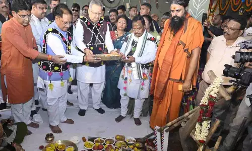 मुख्यमंत्री विष्णुदेव साय ने कृषि औजारों और गौवंश की पूजा कर प्रदेश की सुख-समृद्धि मुख्यमंत्री विष्णुदेव साय ने कृषि औजारों और गौवंश की पूजा कर प्रदेश की सुख-समृद्धि