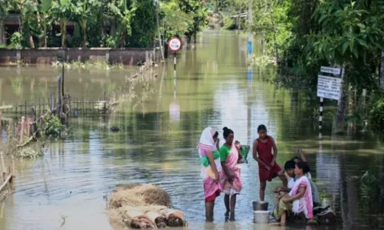 Assam में बाढ़ ने भारी बारिश से परे संकट को उजागर किया Assam में बाढ़ ने भारी बारिश से परे संकट को उजागर किया