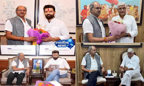 केंद्रीय मंत्री चिराग पासवान और गजेंद्र सिंह शेखावत से मिले सांसद बृजमोहन अग्रवाल केंद्रीय मंत्री चिराग पासवान और गजेंद्र सिंह शेखावत से मिले सांसद बृजमोहन अग्रवाल