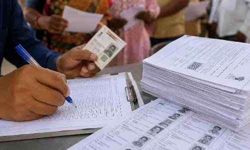 SIR प्रक्रिया में 5.56 लाख फॉर्म अब भी जमा नहीं, नासिक वेस्ट सबसे पीछे SIR प्रक्रिया में 5.56 लाख फॉर्म अब भी जमा नहीं, नासिक वेस्ट सबसे पीछे