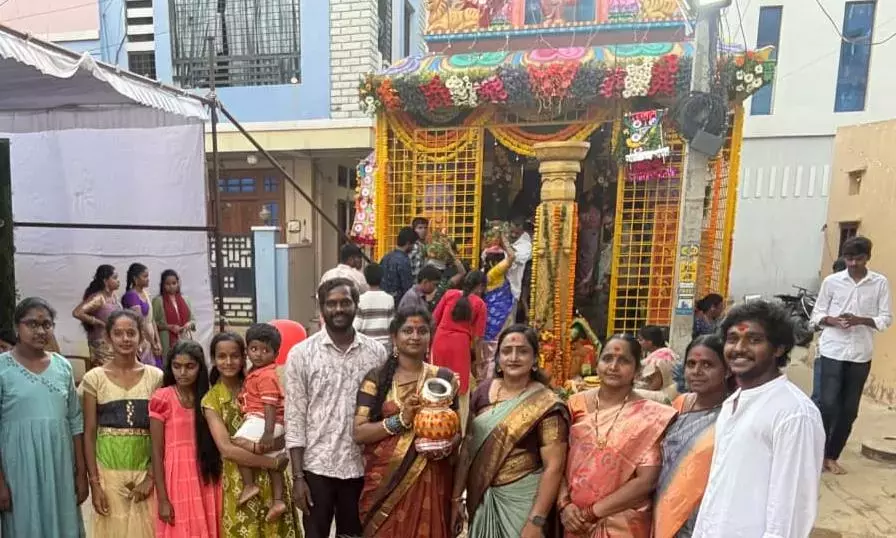 Telangana: पाटनचेरु में बोनालु भक्तिभाव से मनाया गया Telangana: पाटनचेरु में बोनालु भक्तिभाव से मनाया गया