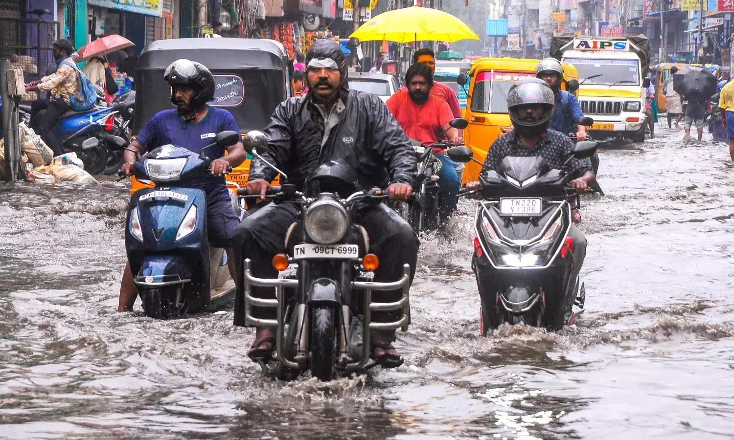 Tamil Nadu के मंत्री एन आनंद ने पूर्वोत्तर मानसून से पहले बाढ़ तैयारियों की समीक्षा की Tamil Nadu के मंत्री एन आनंद ने पूर्वोत्तर मानसून से पहले बाढ़ तैयारियों की समीक्षा की