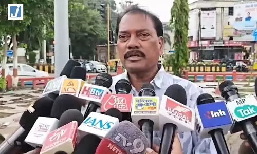 गार्डन में जैन मुनि का अंतिम संस्कार, जांच के आदेश गार्डन में जैन मुनि का अंतिम संस्कार, जांच के आदेश