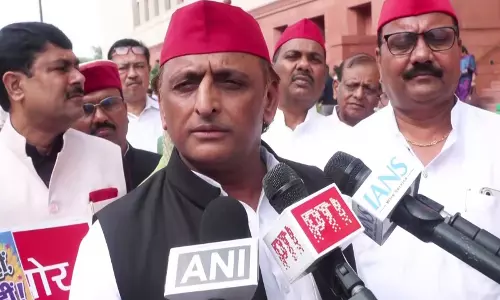 अखिलेश ने छात्र प्रदर्शन और राम मंदिर चंदे पर बहस की मांग की अखिलेश ने छात्र प्रदर्शन और राम मंदिर चंदे पर बहस की मांग की