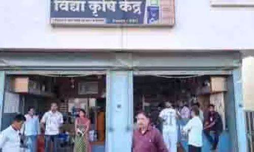 अनियमितता पाये जाने पर एक कृषि केन्द्र की 825 बोरी उर्वरक राजसात व लाइसेंस निरस्त अनियमितता पाये जाने पर एक कृषि केन्द्र की 825 बोरी उर्वरक राजसात व लाइसेंस निरस्त