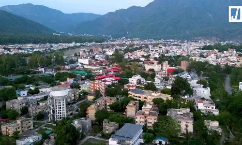 उत्तराखंड में मजबूत होती स्वास्थ्य व्यवस्था, गांवों तक पहुंची आधुनिक चिकित्सा उत्तराखंड में मजबूत होती स्वास्थ्य व्यवस्था, गांवों तक पहुंची आधुनिक चिकित्सा
