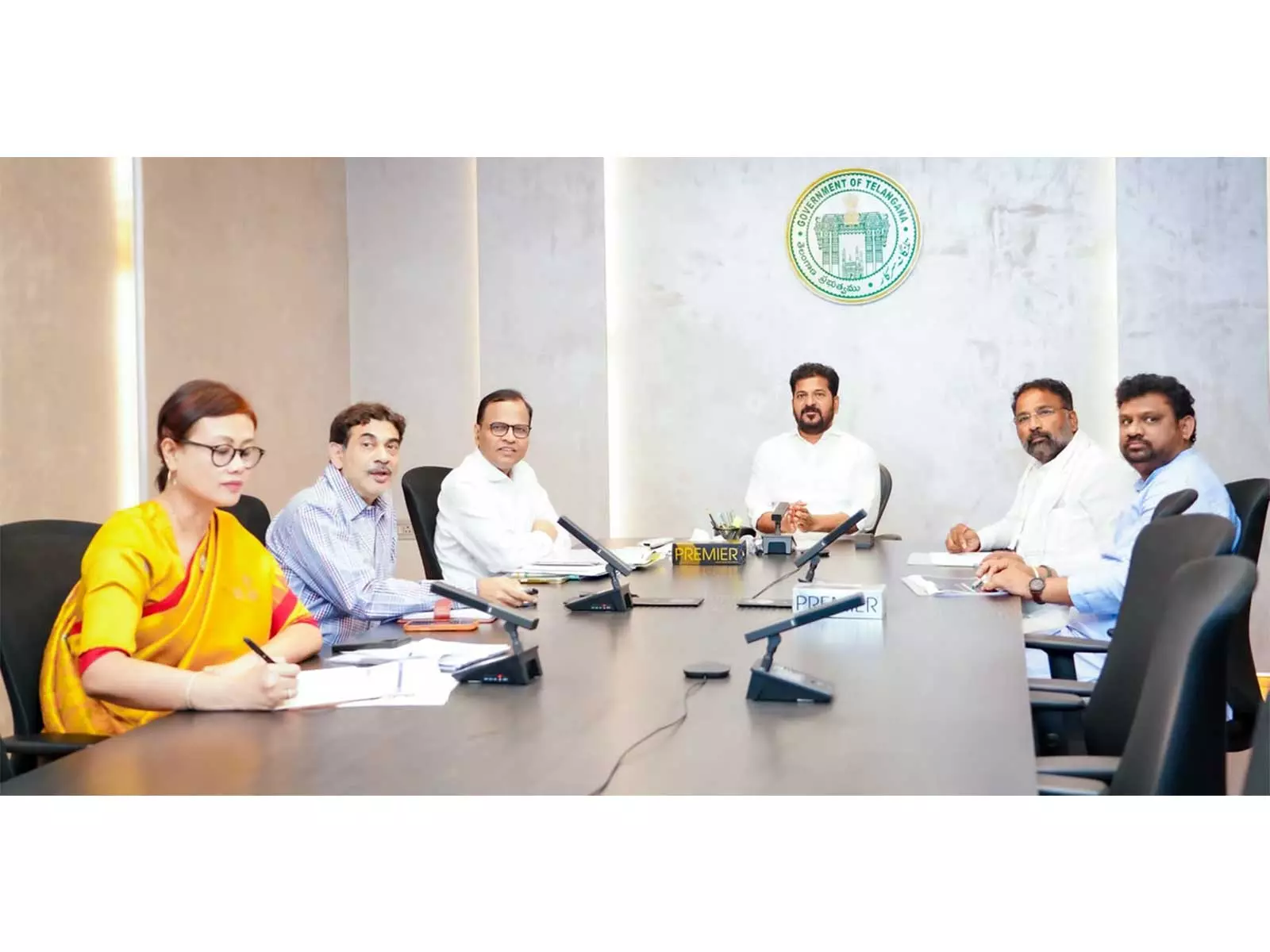तेलंगाना के मुख्यमंत्री रेवंत रेड्डी ने खेलो इंडिया यूथ गेम्स 2026 की तैयारियों की समीक्षा की तेलंगाना के मुख्यमंत्री रेवंत रेड्डी ने खेलो इंडिया यूथ गेम्स 2026 की तैयारियों की समीक्षा की