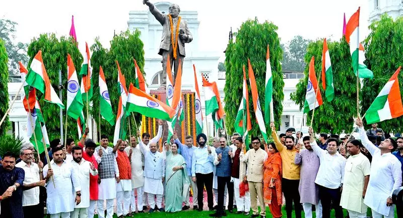 Delhi विधानसभा में तिरंगा यात्रा का आयोजन Delhi विधानसभा में तिरंगा यात्रा का आयोजन