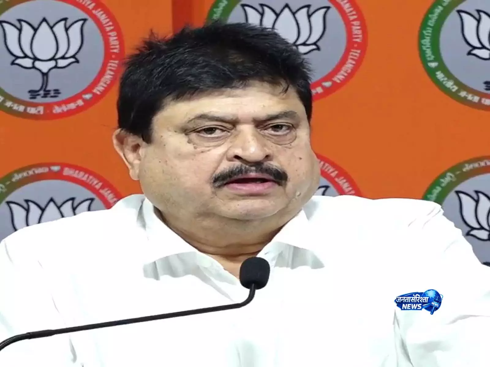BJP नेता ने हेमंत सोरेन पर साधा निशाना BJP नेता ने हेमंत सोरेन पर साधा निशाना