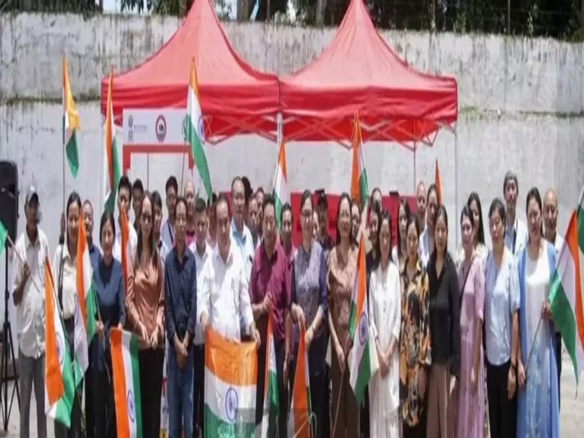 हर घर तिरंगा प्रदर्शनी का उद्घाटन हर घर तिरंगा प्रदर्शनी का उद्घाटन