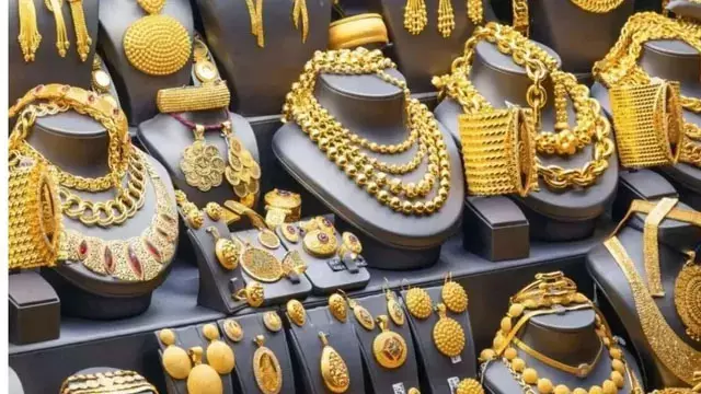 लाखों का सोना लेकर कारीगर फरार, सर्राफा कारोबारी ने दर्ज कराया मुकदमा लाखों का सोना लेकर कारीगर फरार, सर्राफा कारोबारी ने दर्ज कराया मुकदमा