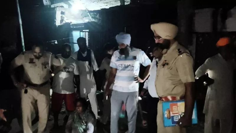 Kapurthala में गोलीबारी, एक की मौत Kapurthala में गोलीबारी, एक की मौत