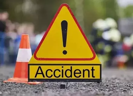 मानगो में दो बाइकों की जोरदार टक्कर, युवक की मौत, तीन घायल मानगो में दो बाइकों की जोरदार टक्कर, युवक की मौत, तीन घायल