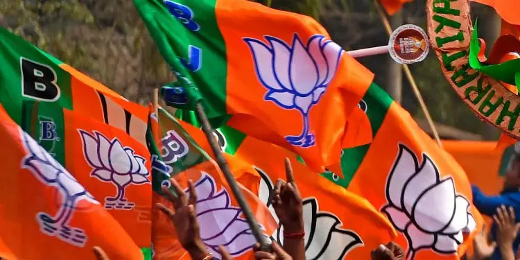 ओडिशा BJP ने पटनायक की चुप्पी पर उठाए सवाल ओडिशा BJP ने पटनायक की चुप्पी पर उठाए सवाल