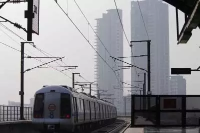 डीएमआरसी ने स्वतंत्रता दिवस से पहले लोगों से एलिवेटेड मेट्रो लाइनों के पास पतंग न उड़ाने की अपील की डीएमआरसी ने स्वतंत्रता दिवस से पहले लोगों से एलिवेटेड मेट्रो लाइनों के पास पतंग न उड़ाने की अपील की