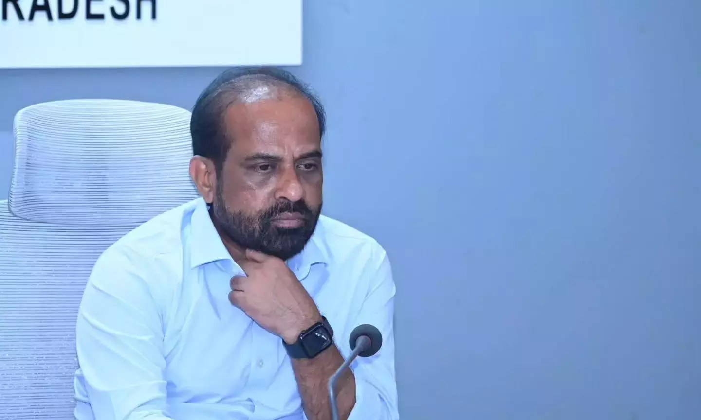 सत्य कुमार ने नरसरावपेट में 102 तल्ली बिड्डा एक्सप्रेस वाहन को हरी झंडी दिखाई सत्य कुमार ने नरसरावपेट में 102 तल्ली बिड्डा एक्सप्रेस वाहन को हरी झंडी दिखाई
