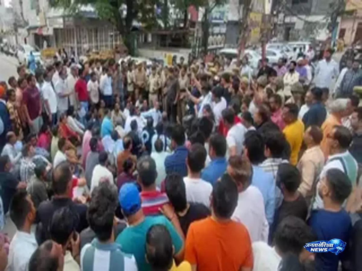सेंट्रल मार्केट केस में राहत का इंतजार ध्वस्तीकरण का खतरा कायम सेंट्रल मार्केट केस में राहत का इंतजार ध्वस्तीकरण का खतरा कायम
