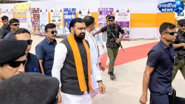मुख्यमंत्री बनने के बाद पहली बार गोपालगंज पहुंचे सम्राट चौधरी, थावे भवानी मंदिर में की पूजा मुख्यमंत्री बनने के बाद पहली बार गोपालगंज पहुंचे सम्राट चौधरी, थावे भवानी मंदिर में की पूजा