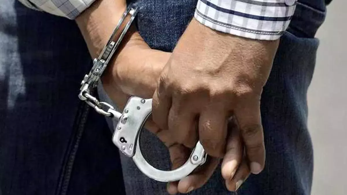 Tamil Nadu: कन्याकुमारी से चिट फंड धोखाधड़ी 2 साल बाद चेन्नई में पकड़ी गई Tamil Nadu: कन्याकुमारी से चिट फंड धोखाधड़ी 2 साल बाद चेन्नई में पकड़ी गई