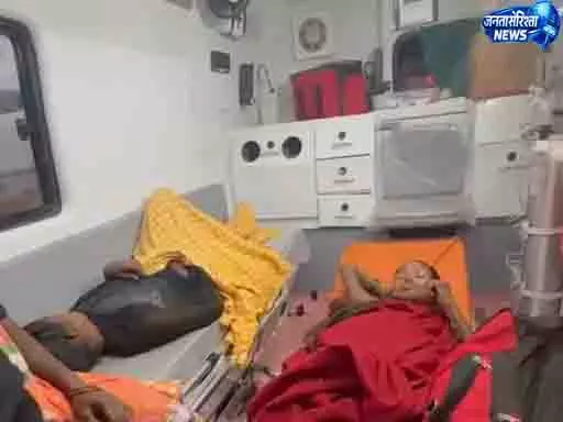 जंगल से निकले भालू ने दो महिलाओं को बनाया शिकार जंगल से निकले भालू ने दो महिलाओं को बनाया शिकार