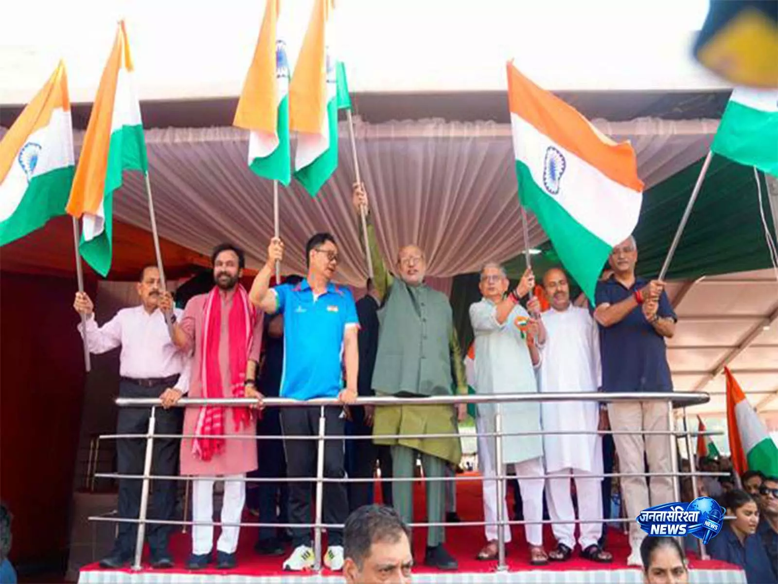 उप-राष्ट्रपति ने दिल्ली में हर घर तिरंगा बाइक रैली 2026 को हरी झंडी दिखाई उप-राष्ट्रपति ने दिल्ली में हर घर तिरंगा बाइक रैली 2026 को हरी झंडी दिखाई