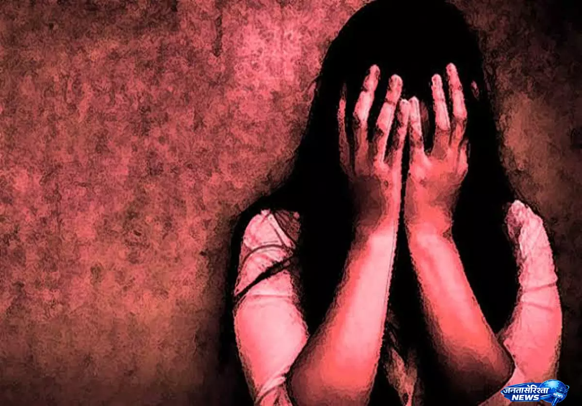 लॉ छात्रा की मौत से हड़कंप दुष्कर्म के आरोप में पड़ोसी गिरफ्तार लॉ छात्रा की मौत से हड़कंप दुष्कर्म के आरोप में पड़ोसी गिरफ्तार