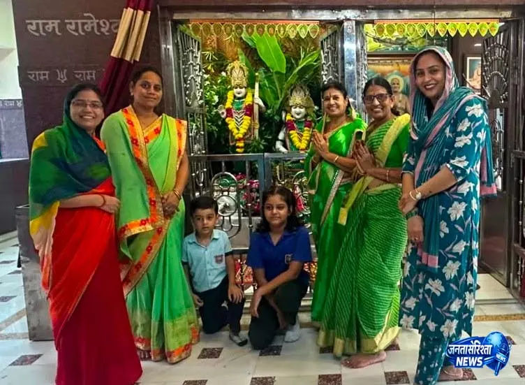 रामधाम में हरित श्रृंगार से सजे प्रभु श्रीराम-रामेश्वरम, उमड़े श्रद्धालु रामधाम में हरित श्रृंगार से सजे प्रभु श्रीराम-रामेश्वरम, उमड़े श्रद्धालु