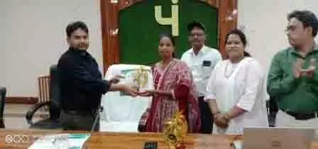 मुद्रा लोन में उत्कृष्ट कार्य करने वाली चार बिहान कैडर सम्मानित, सफलता की कहानी बनीं प्रेरणा मुद्रा लोन में उत्कृष्ट कार्य करने वाली चार बिहान कैडर सम्मानित, सफलता की कहानी बनीं प्रेरणा