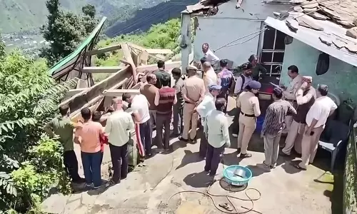 सिरमौर ज़िले में दो मंज़िला मकान गिरने से दो महिलाओं की मौत