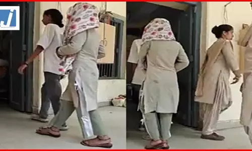 दो नाबालिग स्कूली लड़कियों ने रचाई शादी, दोनों अलग-अलग समुदाय से
