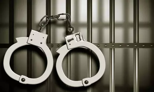 लातूर में जुए के अड्डों पर पुलिस का शिकंजा, 27 गिरफ्तार 17.84 लाख का सामान जब्त लातूर में जुए के अड्डों पर पुलिस का शिकंजा, 27 गिरफ्तार 17.84 लाख का सामान जब्त