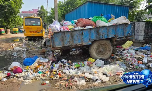 मानसून में Gurugram बेहाल, सेक्टरों में फैली गंदगी मानसून में Gurugram बेहाल, सेक्टरों में फैली गंदगी