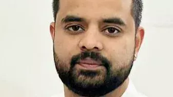 कर्नाटक वीडियो मामला: रेवन्ना से मोबाइल बरामद, बैरक बदली कर्नाटक वीडियो मामला: रेवन्ना से मोबाइल बरामद, बैरक बदली