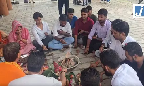 कांग्रेस अध्यक्ष मल्लिकार्जुन खड़गे की रैली के बाद किया गया शुद्धिकरण यज्ञ, मचा बवाल कांग्रेस अध्यक्ष मल्लिकार्जुन खड़गे की रैली के बाद किया गया शुद्धिकरण यज्ञ, मचा बवाल