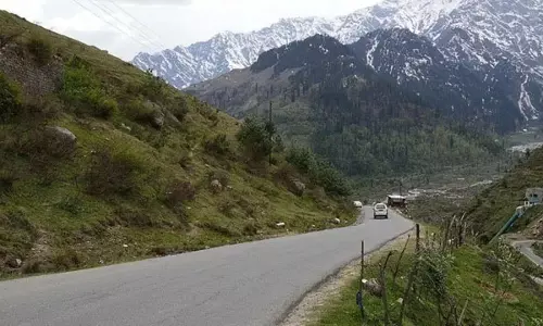 चीन सीमा तक पहुंचेगा हिमाचल का फोरलेन नेटवर्क, रक्षा मंत्रालय के सामने रखा जाएगा प्रस्ताव चीन सीमा तक पहुंचेगा हिमाचल का फोरलेन नेटवर्क, रक्षा मंत्रालय के सामने रखा जाएगा प्रस्ताव