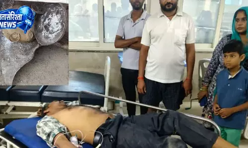 तिरंगा यात्रा की तैयारी के दौरान हादसा, गुब्बारे भरते समय हीलियम सिलिंडर फटा दो घायल तिरंगा यात्रा की तैयारी के दौरान हादसा, गुब्बारे भरते समय हीलियम सिलिंडर फटा दो घायल