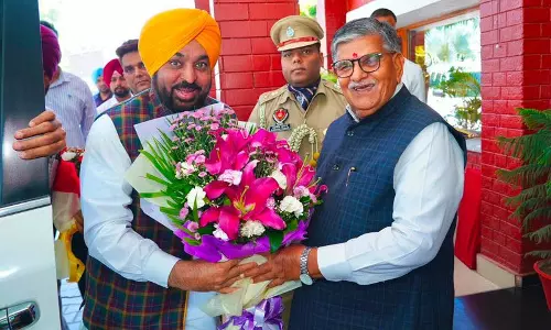 गवर्नर से मुलाकात के बाद हवाड़ा को पैरोल मिलने की संभावना गवर्नर से मुलाकात के बाद हवाड़ा को पैरोल मिलने की संभावना