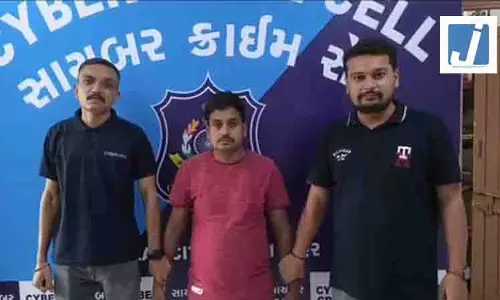 फर्जी आरटीओ ई-चालान मामला: पुलिस ने धोखाधड़ी की रकम संभालने वाले जामताड़ा गैंग के साथी को दबोचा फर्जी आरटीओ ई-चालान मामला: पुलिस ने धोखाधड़ी की रकम संभालने वाले जामताड़ा गैंग के साथी को दबोचा