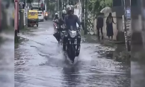 kerala में भारी बारिश की चेतावनी: बंगाल की खाड़ी के सिस्टम से अलर्ट जारी kerala में भारी बारिश की चेतावनी: बंगाल की खाड़ी के सिस्टम से अलर्ट जारी